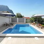 Stunning In *