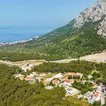 Stunning Home In Bast * Bast
